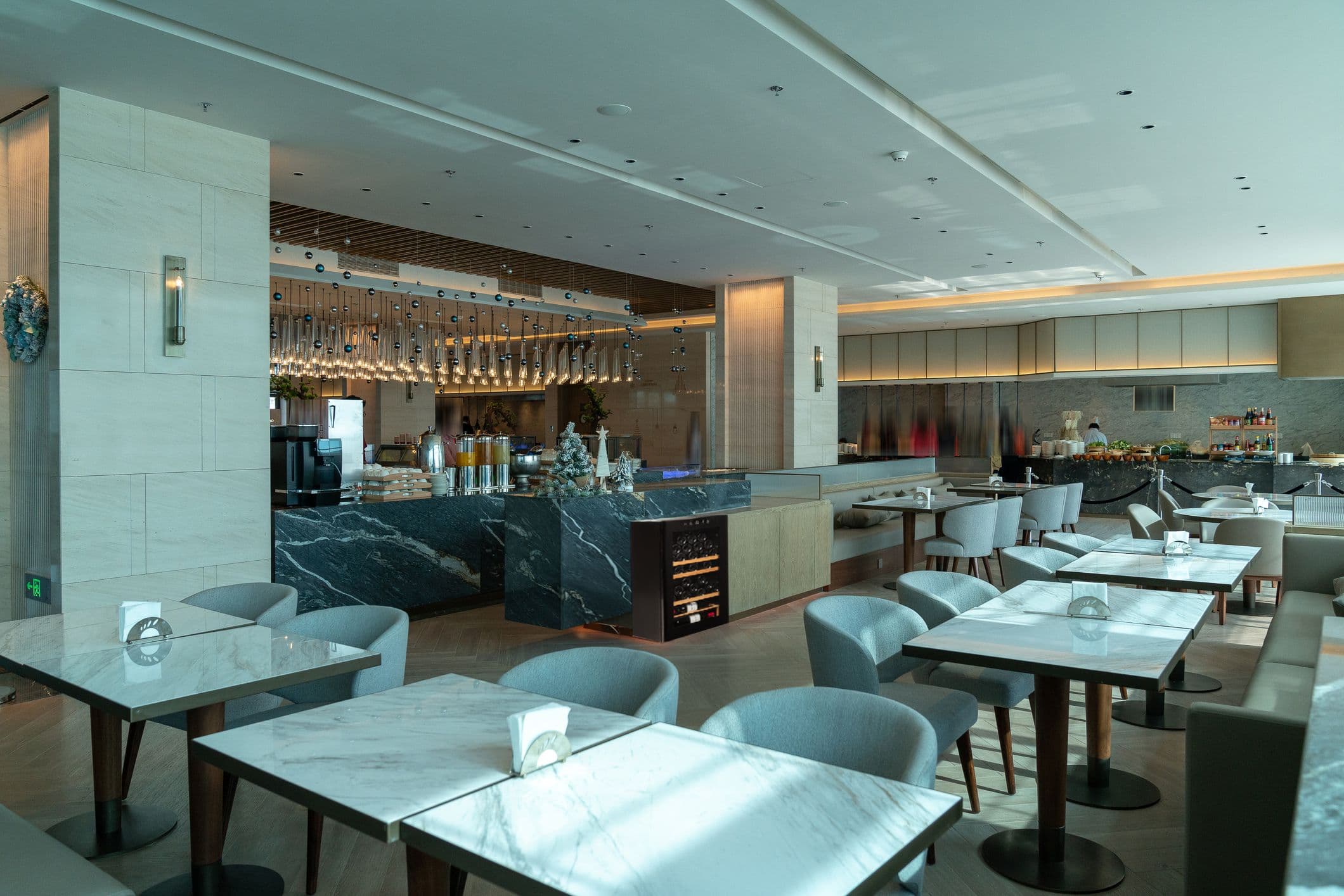 Vinobox 48 Pro in a restaurant